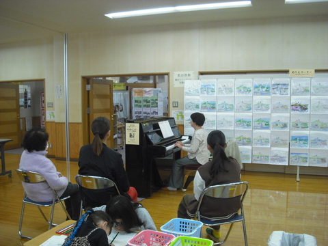 R07文化祭11-08ピアノミニコンサート02