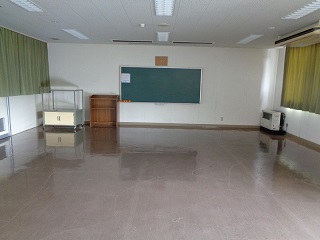 2階講義室1（東側半面）