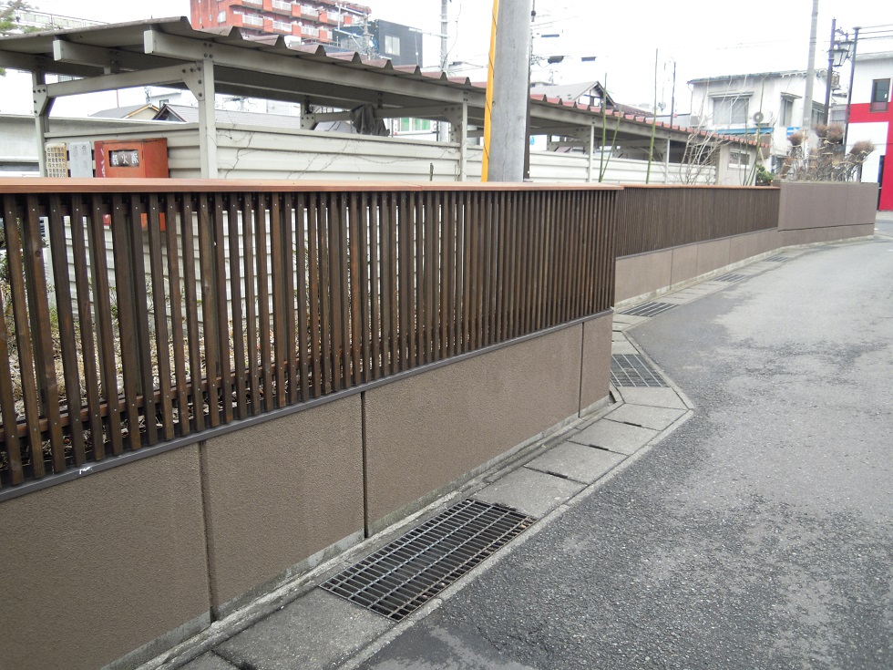 会津若松市役所栄町第一庁舎沿いが板塀化されました