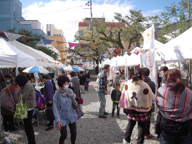 まちなかてくてく市の出店風景