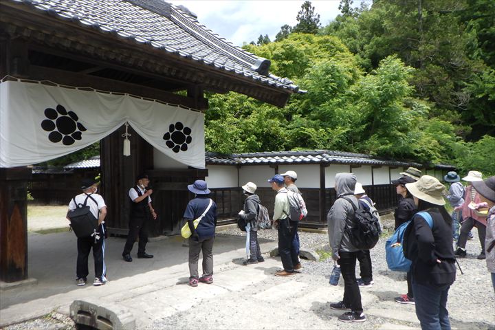 武家屋敷での見学のようすです。