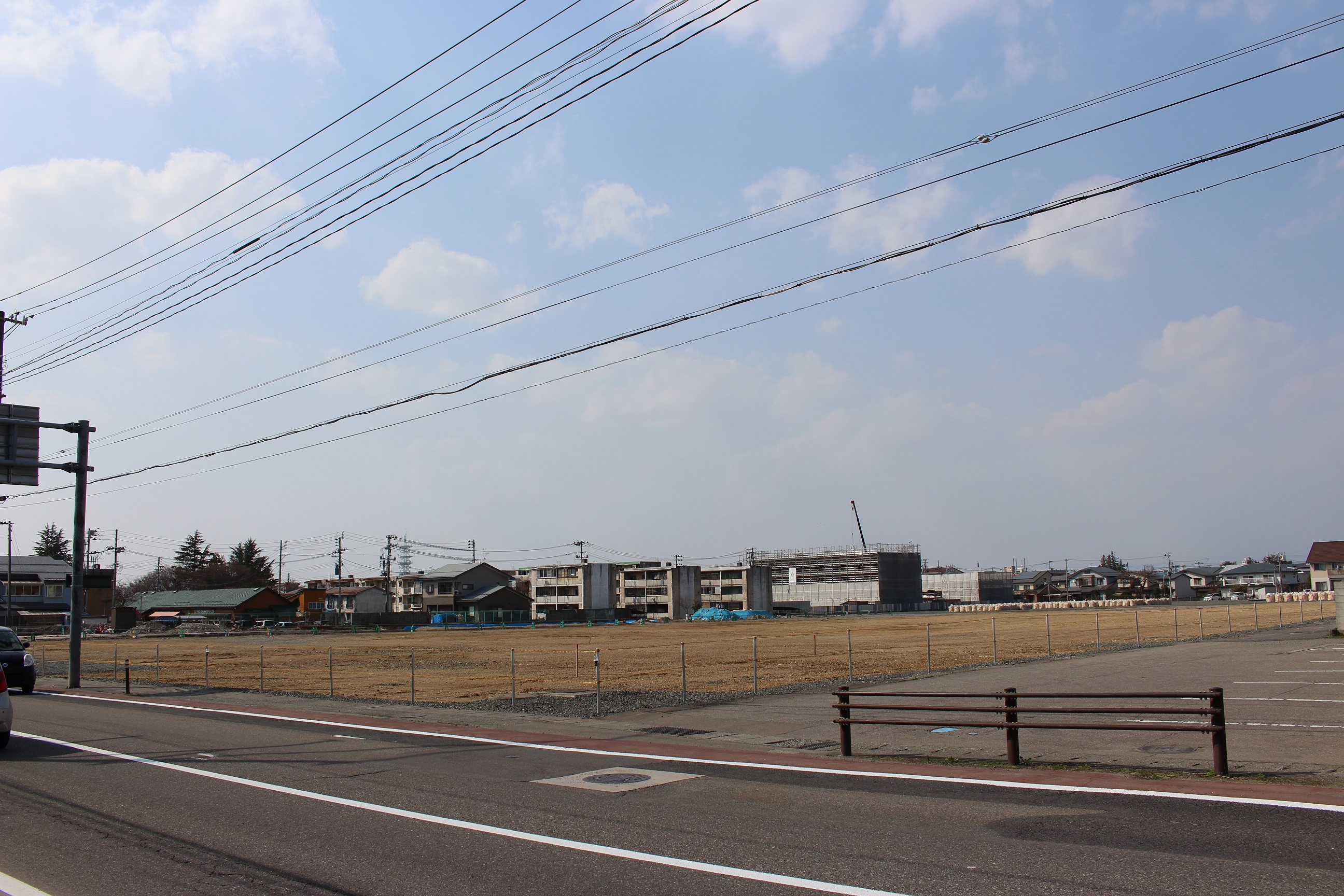 建物が撤去され整地が進む県立病院跡地