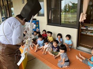お祓いをしてもらっているところ