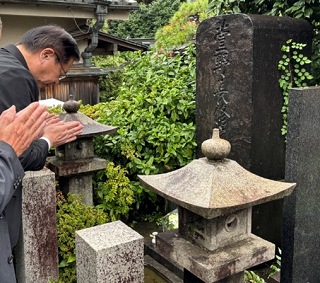 興禅寺　萱野権兵衛の墓